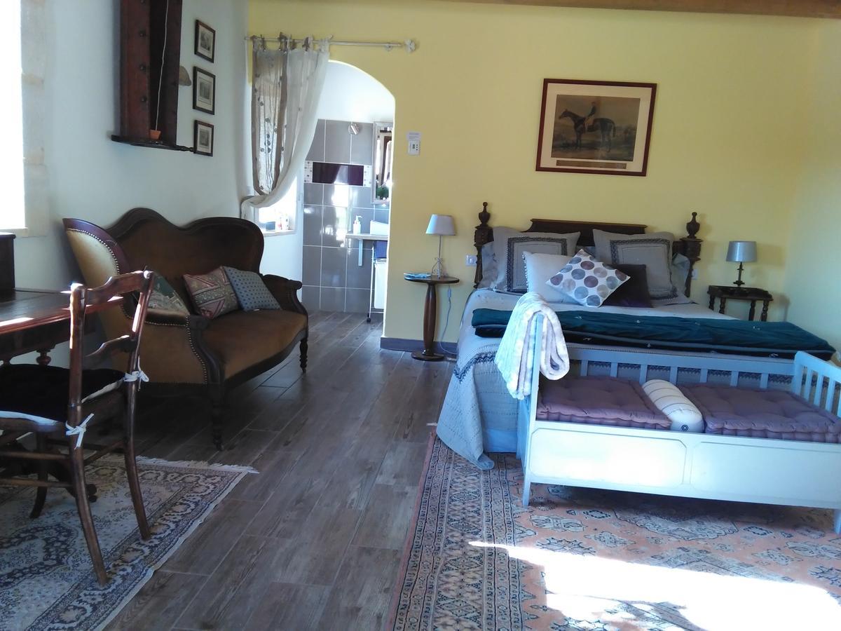 Bed and Breakfast Bergerie de Lagarrigue Baladou Exterior foto